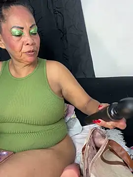 chiquimaturesexy online show from January 31, 9:13 pm