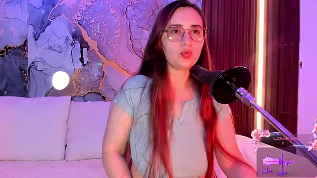 centaurigirl online show from September 19, 3:22 pm