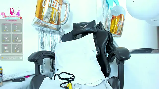 Petite amor2 online show from October 3, 9:20 pm