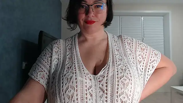 Nora Star online show from October 26, 8:04 pm