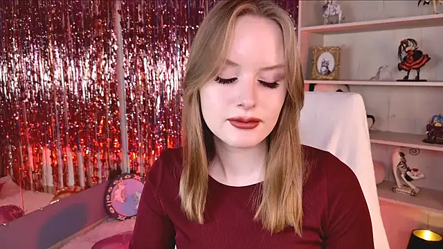 VivienLeeigh online show from June 26, 5:20 am