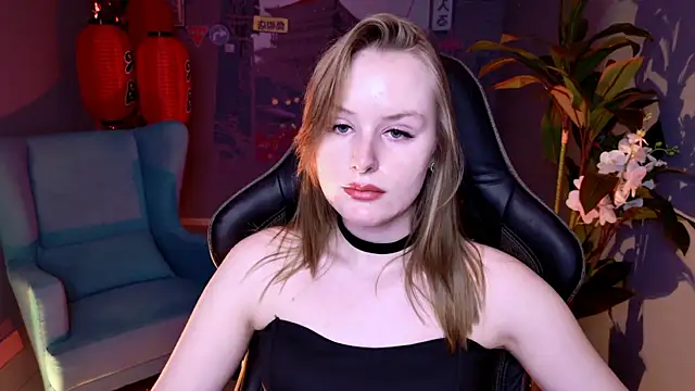 VivienLeeigh online show from July 12, 9:32 am