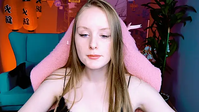 Snapshot of VivienLeeigh chatting on October 14, 1:46 pm VivienLeeigh online show from October 14, 1:46 pm