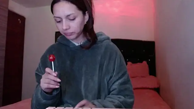 holy juli online show from July 11, 2:22 am