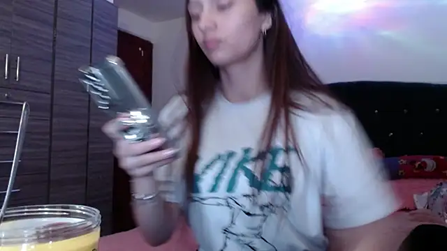 holy juli online show from July 18, 3:43 am