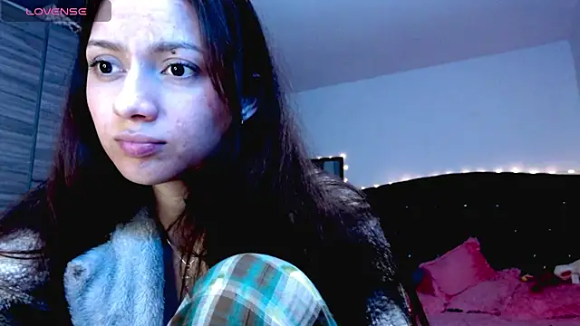 holy juli online show from December 22, 6:38 am