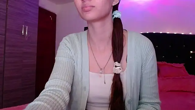 holy juli online show from July 14, 3:33 am