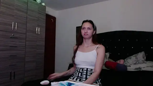 holy juli online show from June 25, 5:12 am