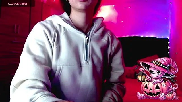 holy juli online show from October 22, 3:33 am