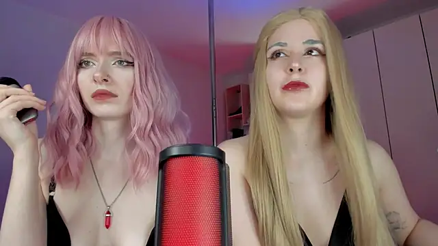 mollyposhh online show from July 6, 8:44 pm
