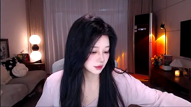 sweateanv  online show from March 7, 7:15 am