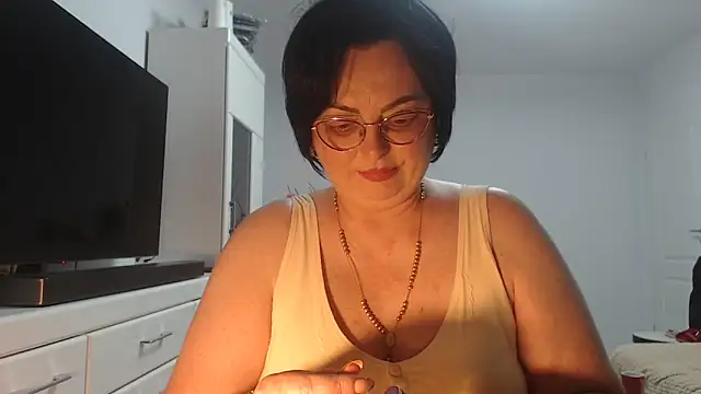 Amandamuller1982 online show from June 13, 7:33 pm