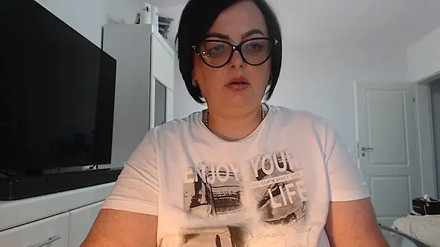 Amandamuller1982 online show from July 31, 8:15 am