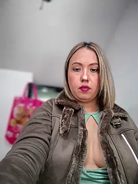 VIOLETA-25  online show from June 5, 3:18 pm