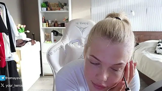 Maya Rave online show from July 20, 3:42 am
