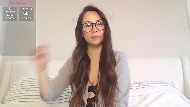 mixedasiangirl online show from May 8, 6:54 pm