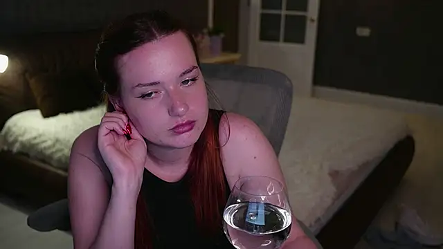 LisaElfy online show from June 6, 4:24 pm