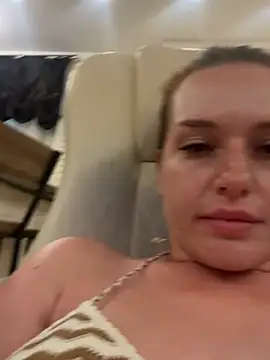 LisaElfy online show from August 2, 10:29 am