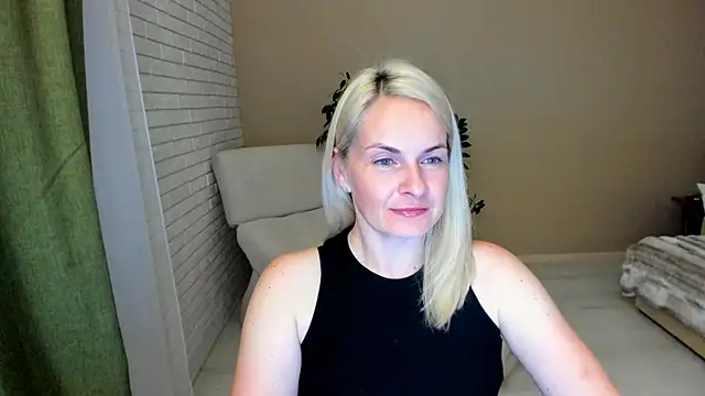 Snapshot of Alicee_Gracee chatting on September 21, 7:56 pm Alicee Gracee online show from September 21, 7:56 pm