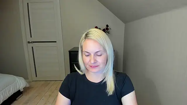 Snapshot of Alicee_Gracee chatting on September 29, 6:46 pm Alicee Gracee online show from September 29, 6:46 pm