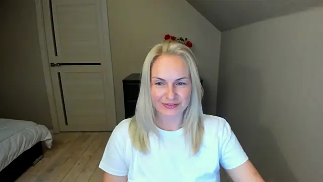 Snapshot of Alicee_Gracee chatting on October 4, 6:34 pm Alicee Gracee online show from October 4, 6:34 pm