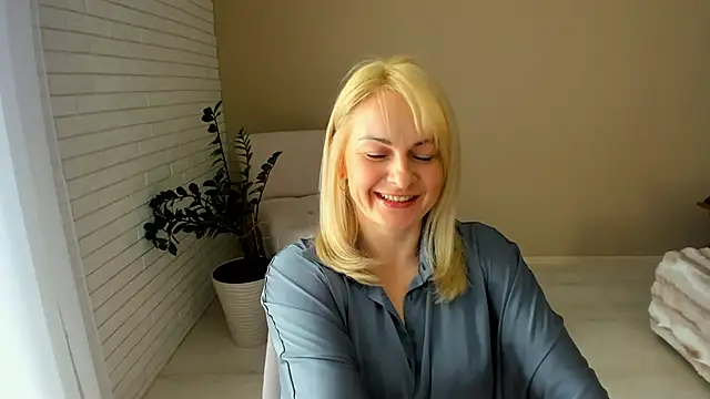 Alicee Gracee online show from March 6, 10:32 am