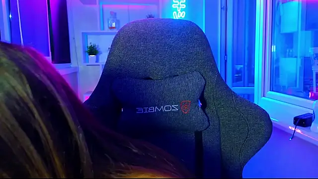 CutiePie3 online show from October 8, 4:33 pm