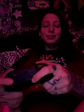 MissMidnightUK online show from December 3, 12:24 am