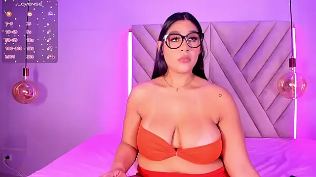 SussieRogers online show from May 4, 12:09 pm