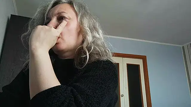 EdithManning online show from April 29, 6:27 am