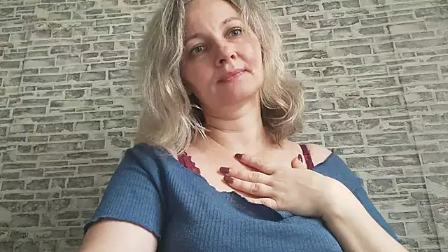 EdithManning online show from November 24, 8:05 am