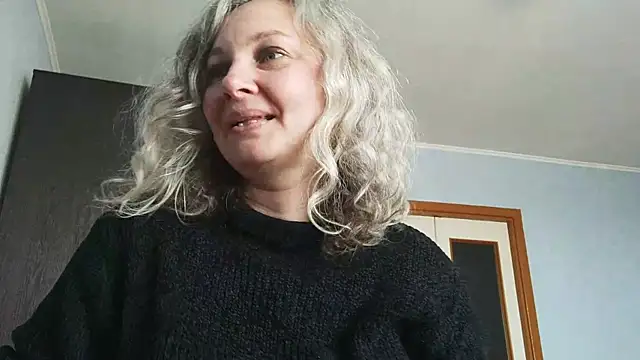 EdithManning online show from May 3, 6:39 am