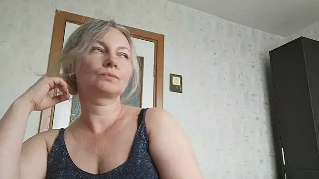 EdithManning online show from August 3, 9:59 am