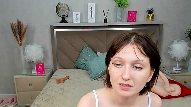 MiaKarlos online show from June 7, 7:04 am