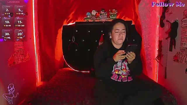 katieeandsharonn online show from December 16, 2:34 pm