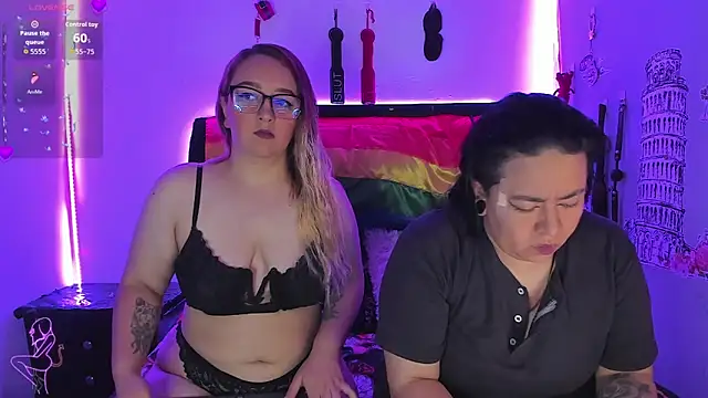 katieeandsharonn online show from June 16, 1:56 pm