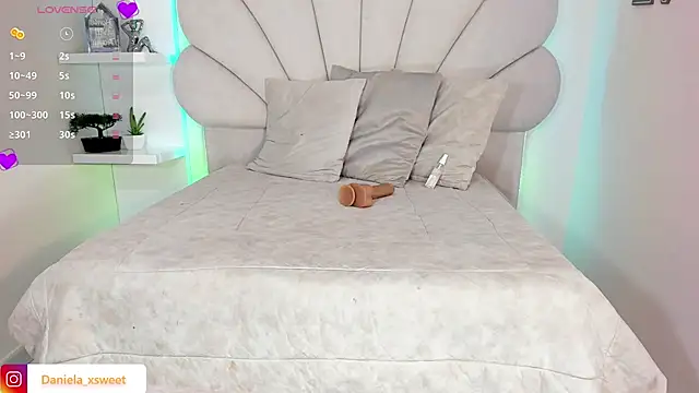 SexyValeriaa online show from July 28, 5:38 am
