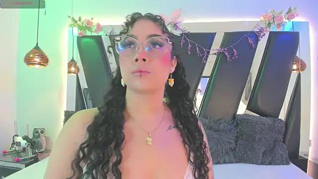 antonelllepiercee online show from July 5, 11:27 am