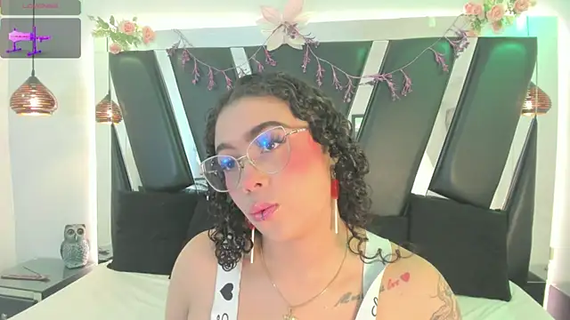 antonelllepiercee online show from July 15, 11:37 am