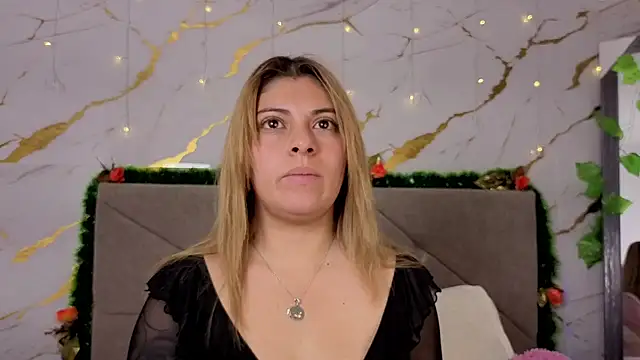 Merida Blossom  online show from December 3, 2:58 am