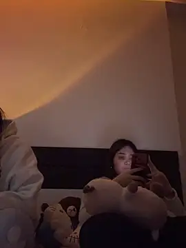 daniniescobarr online show from March 13, 10:00 pm