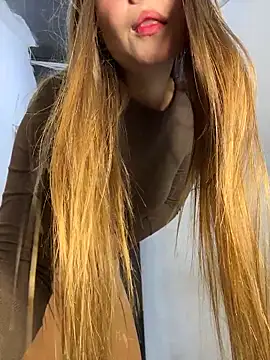 rapunzel069 online show from June 15, 1:22 pm