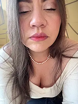 Iam  Cristal online show from November 11, 9:34 pm