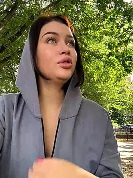 KikiWatson online show from September 19, 6:34 am