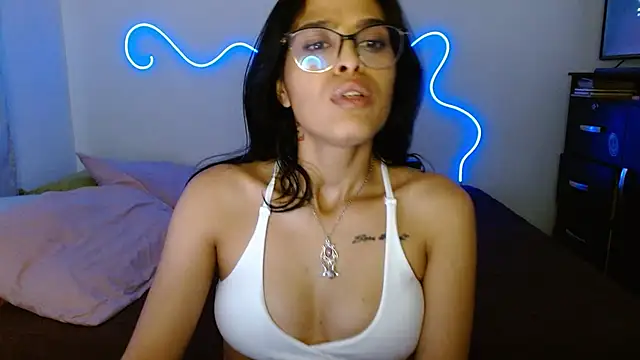 AlessiaVal  online show from October 6, 10:14 pm