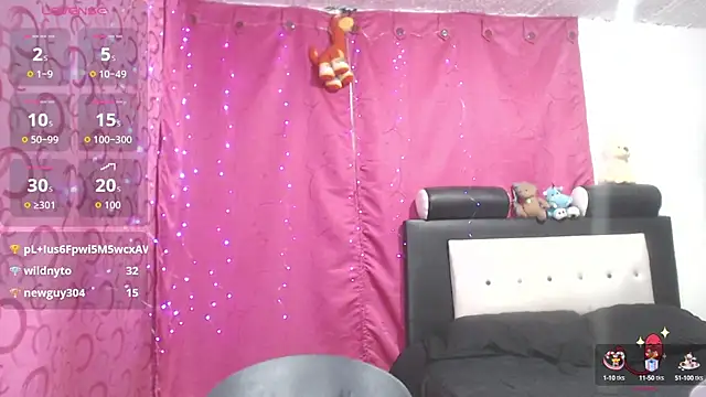 Snapshot of Saloome- chatting on October 12, 11:07 pm Saloome- online show from October 12, 11:07 pm