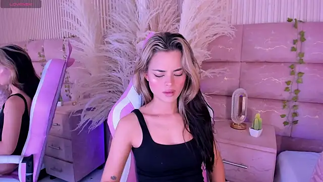 HannaRhodes online show from July 12, 5:14 pm