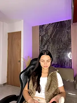 Snapshot of HannaRhodes chatting on October 3, 1:38 pm HannaRhodes online show from October 3, 1:38 pm