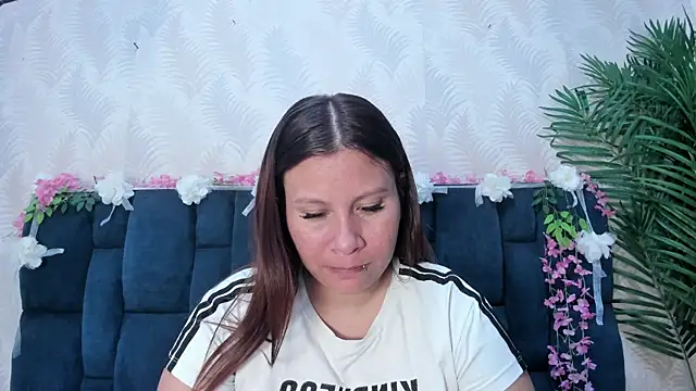 Melody Megann online show from July 27, 7:55 pm