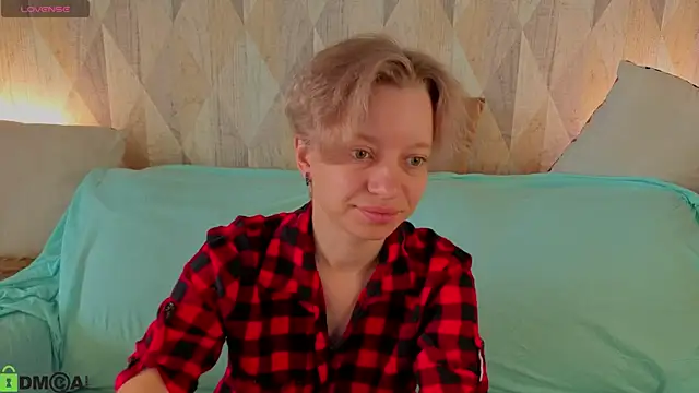 Michelle Blond online show from July 16, 1:10 am